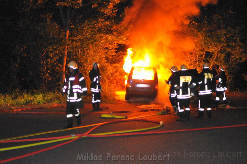 Wieder brennende Autos in Koeln Hoehenhaus P095.JPG